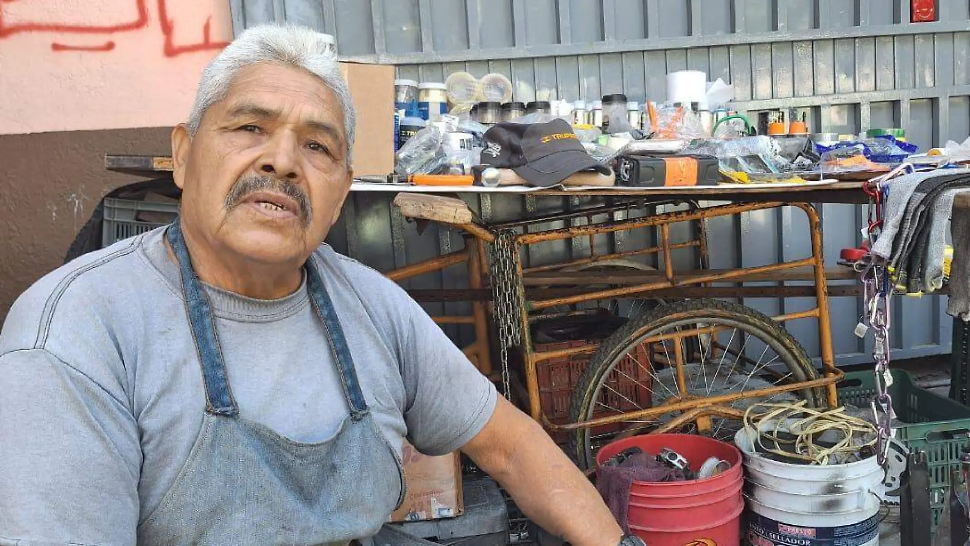 Ramiro Castañeda, el perseverante comerciante de chacharitas en Irapuato (2)